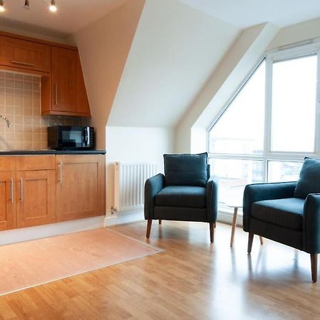 *New* 2-Bed Modern Apartment Burton-upon-Trent Extérieur photo