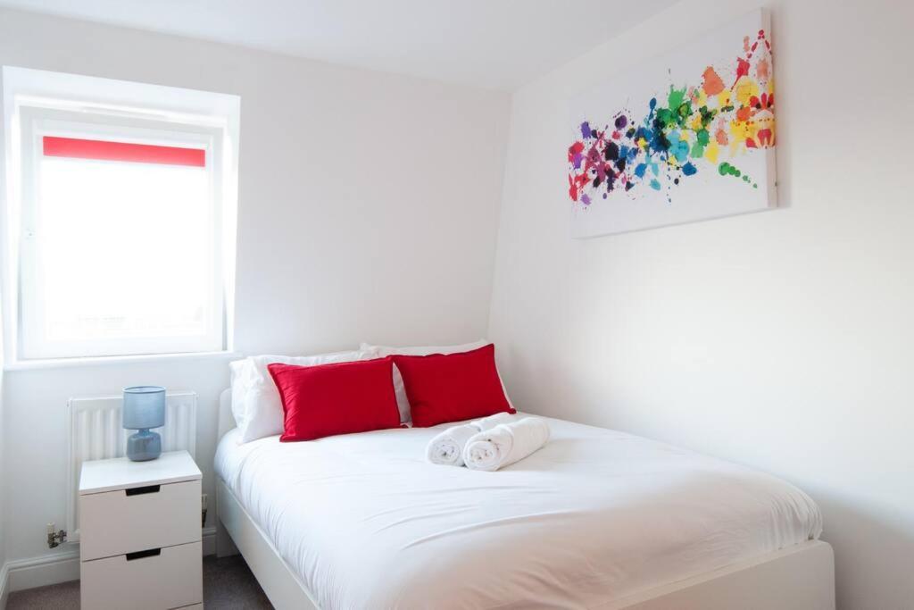 *New* 2-Bed Modern Apartment Burton-upon-Trent Extérieur photo