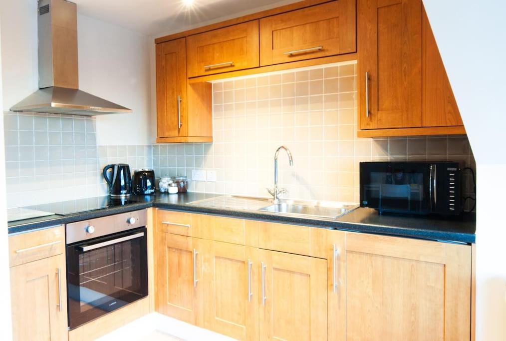 *New* 2-Bed Modern Apartment Burton-upon-Trent Extérieur photo