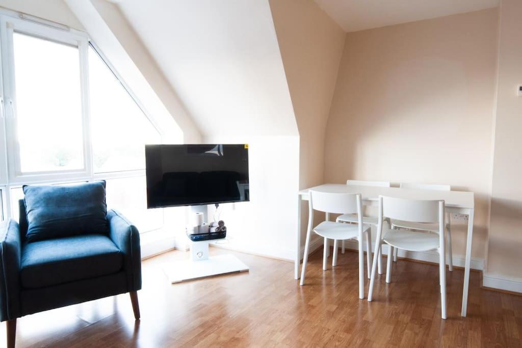*New* 2-Bed Modern Apartment Burton-upon-Trent Extérieur photo